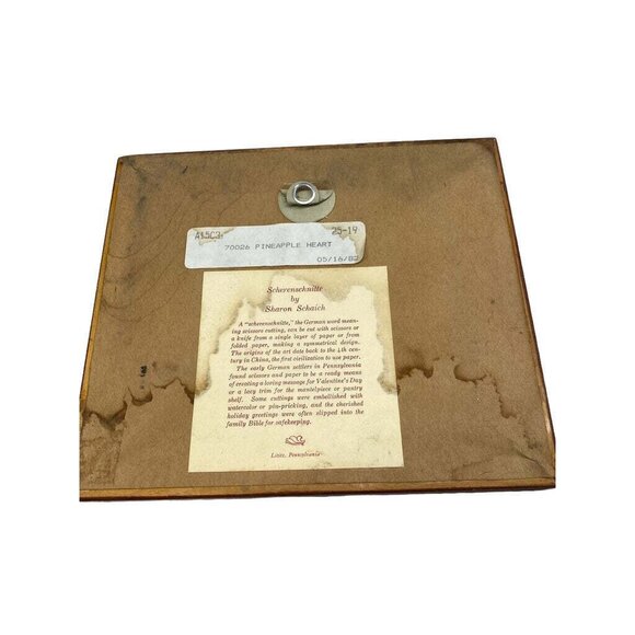 Handcrafted Wooden Frame With Pineapple Heart Scherenschnitte Artwork - Picture 2 of 4